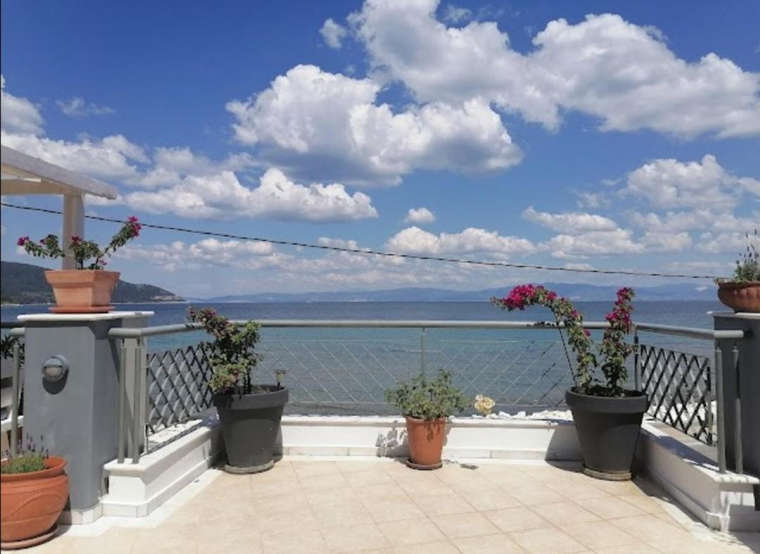 לימנאס Lina'S Sea View Apartments מראה חיצוני תמונה